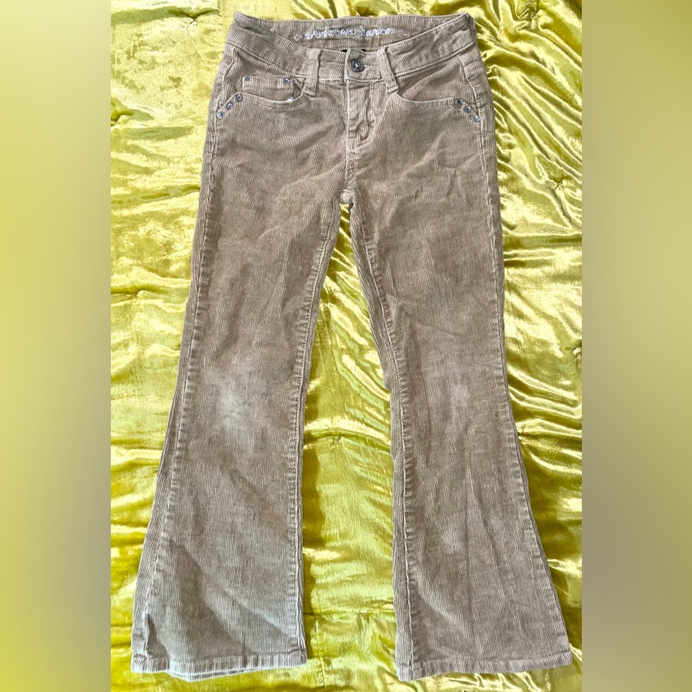 Y2k 7 Slim girls tan corduroy flare bell bottoms w detail on back pockets EUC